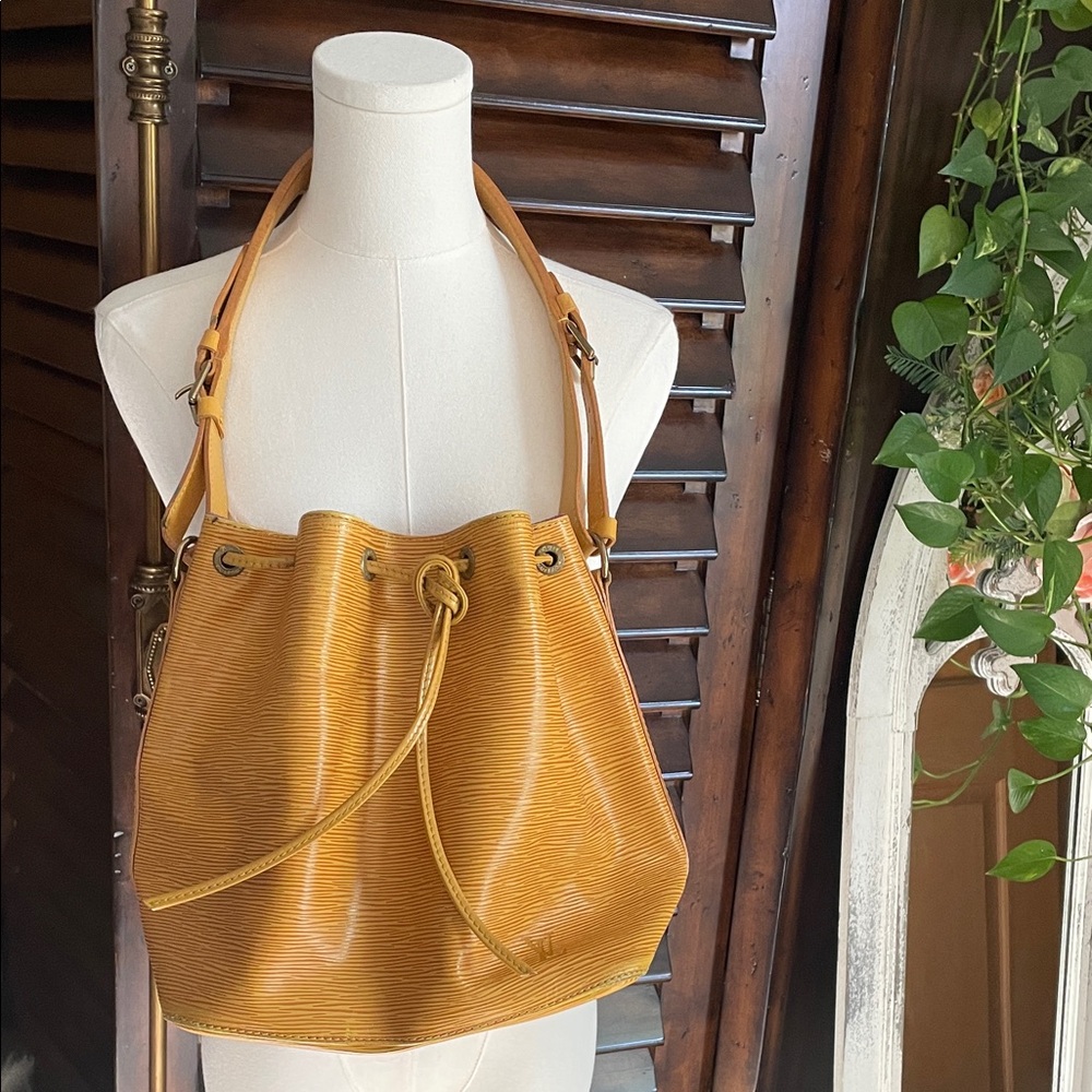 Louis Vuitton Vintage Bucket Bag add Guitar Strap to Crossbody! Authentic As Is - Picture 3 of 17